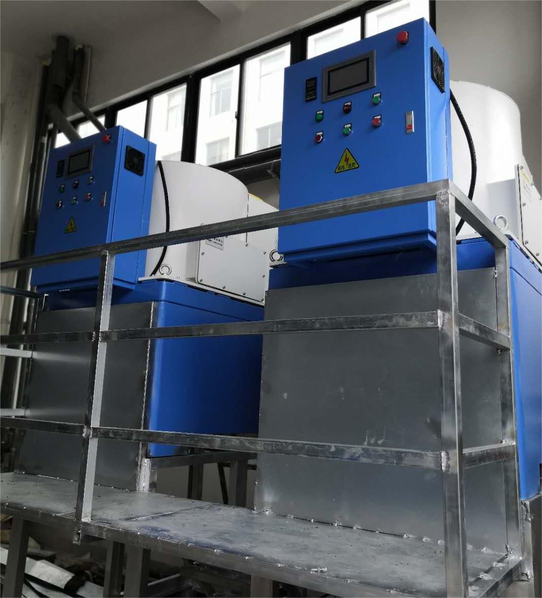 離心分離機（jī）現場圖（tú）-1