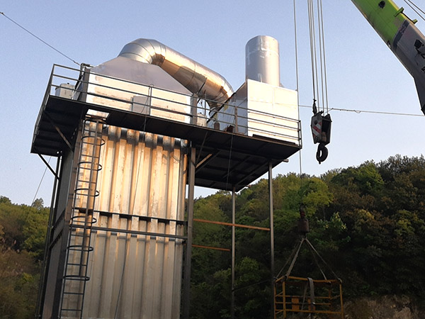 廢氣處理工程（chéng） 安裝中