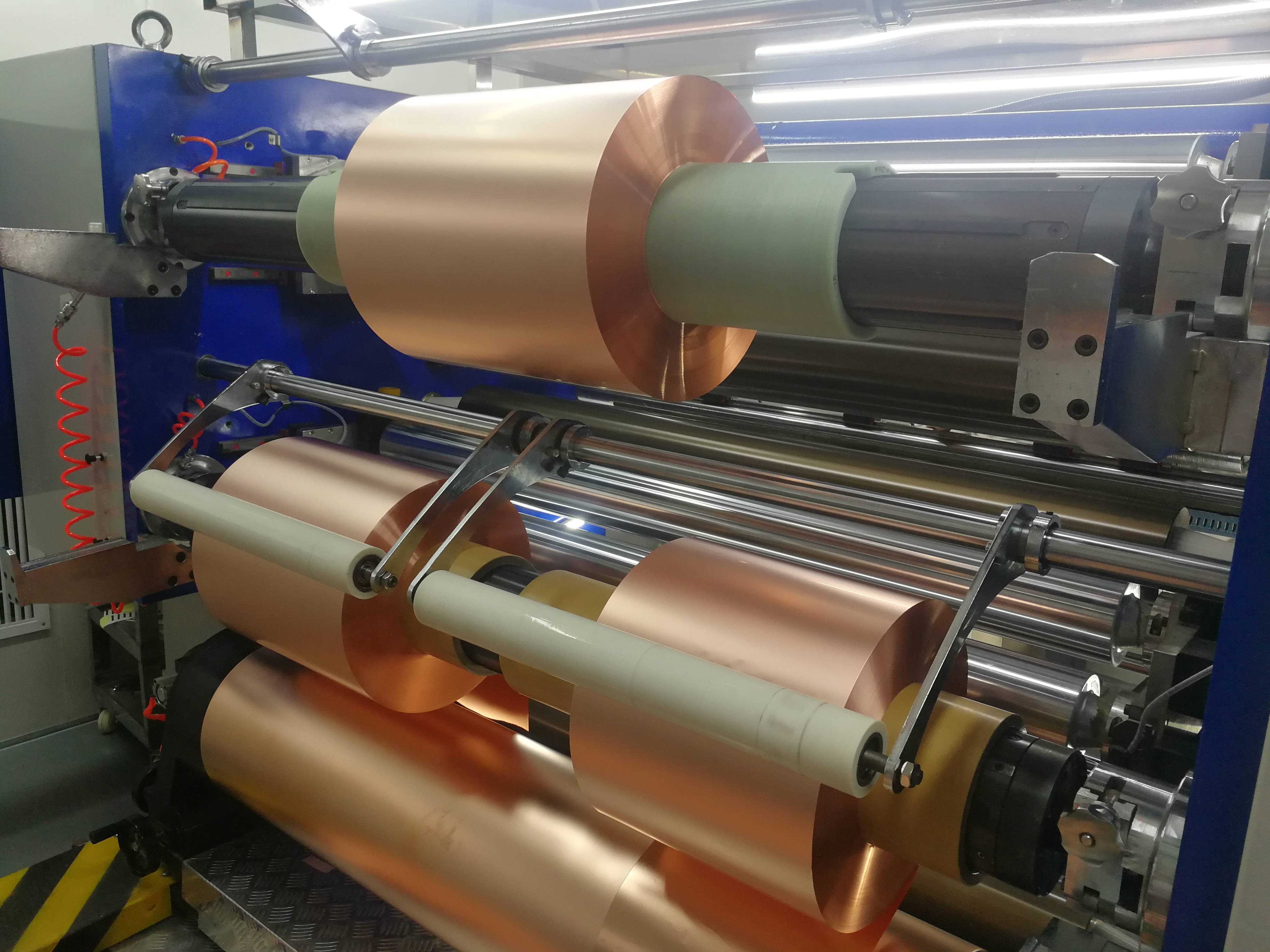 鋰電池銅箔分（fèn）切機 外形圖