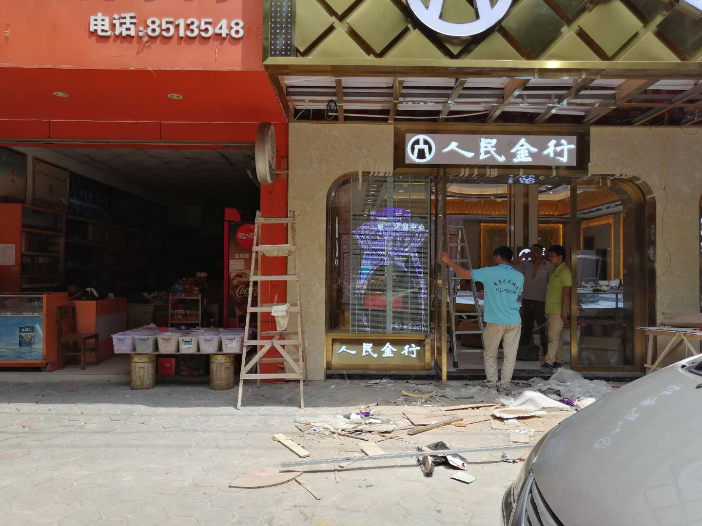 廣西人民金行品牌店P3.91x7.81透明（míng）屏項目