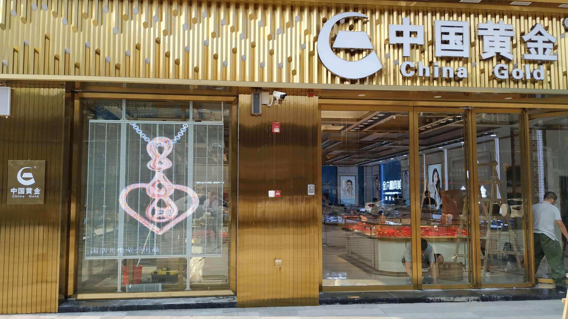 順德中國黃金品牌（pái）店P3.91x7.81透明屏項目（mù）
