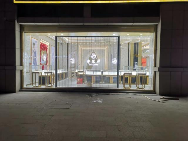 LED透（tòu）明屏還有（yǒu）哪些問題待（dài）解決？