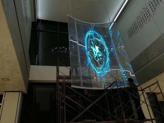 LED透（tòu）明屏廠家與（yǔ）湖南寧鄉珠寶協會達成深入戰略合作